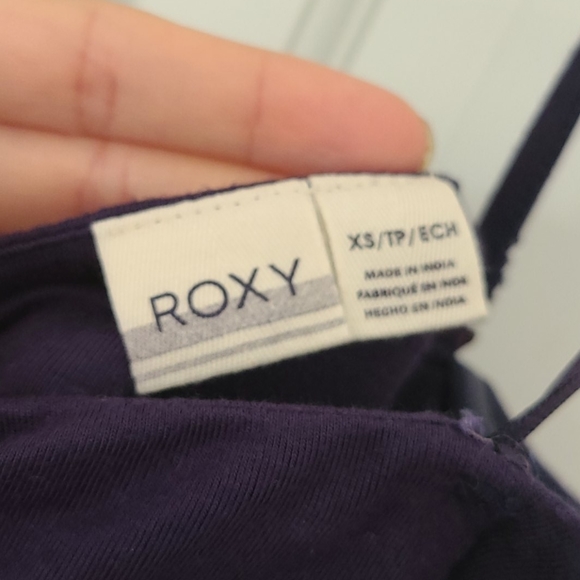 Roxy - Picture 5 of 6